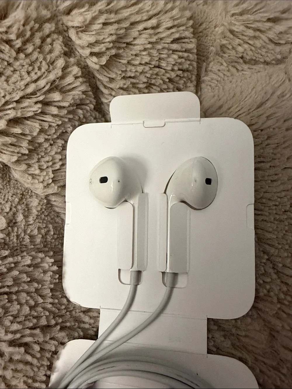 🎶 BRAND NEW APPLE EARPODS WITH LIGHTNING CONNECTOR 🎶